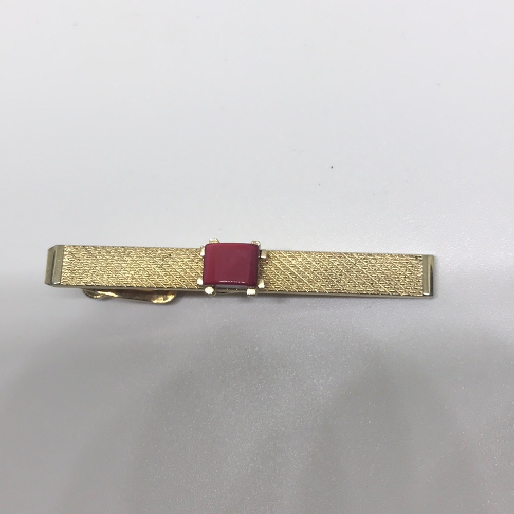 Swank Vintage Tie Clip Gold w Ruby Red Color Stone